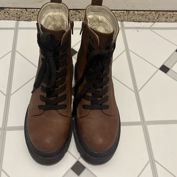 Call it spring faux fur lined platform boots size 7 worn twice - Picture 5 of 6